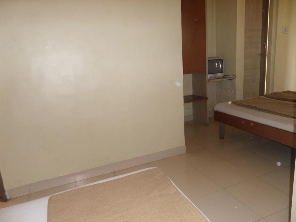 Hotel Sai Ratna Nashik Exterior photo