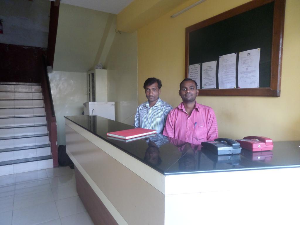 Hotel Sai Ratna Nashik Exterior photo