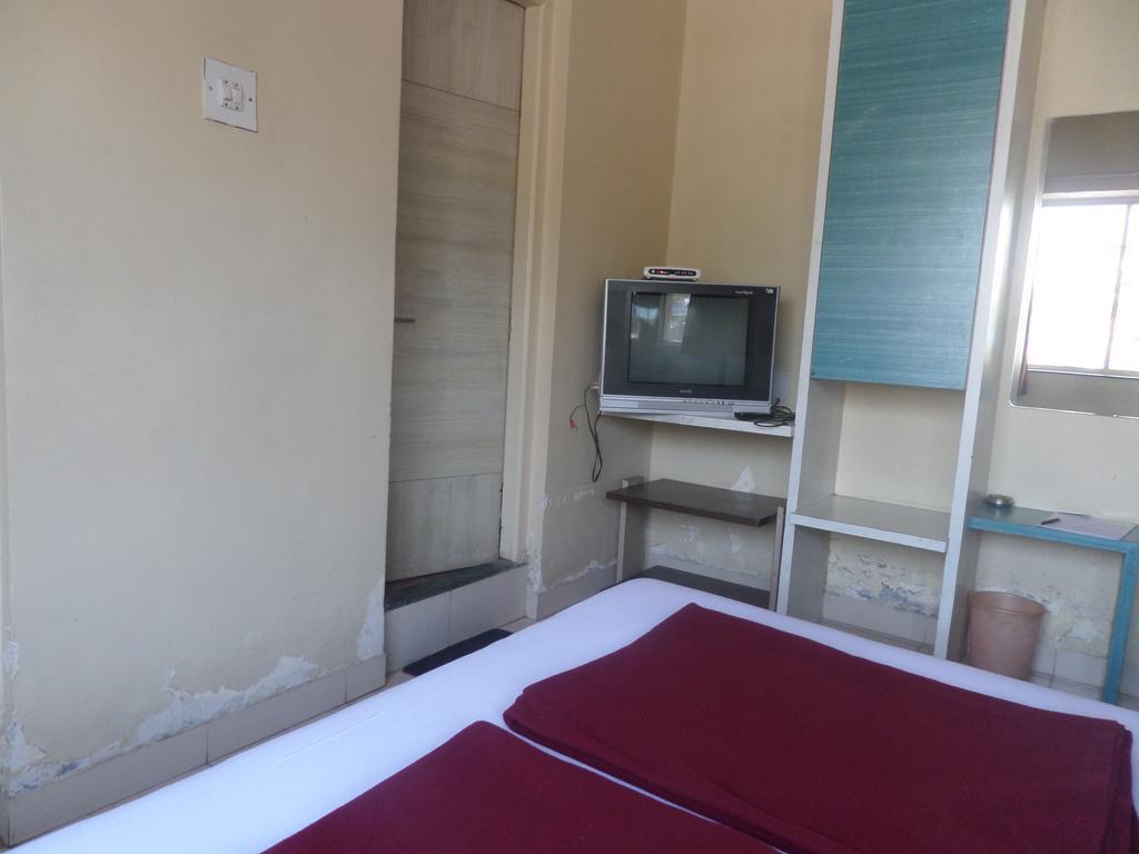 Hotel Sai Ratna Nashik Exterior photo